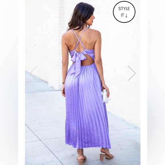 Lavender Pleated MIDI Dress - Picture 4 of 9
